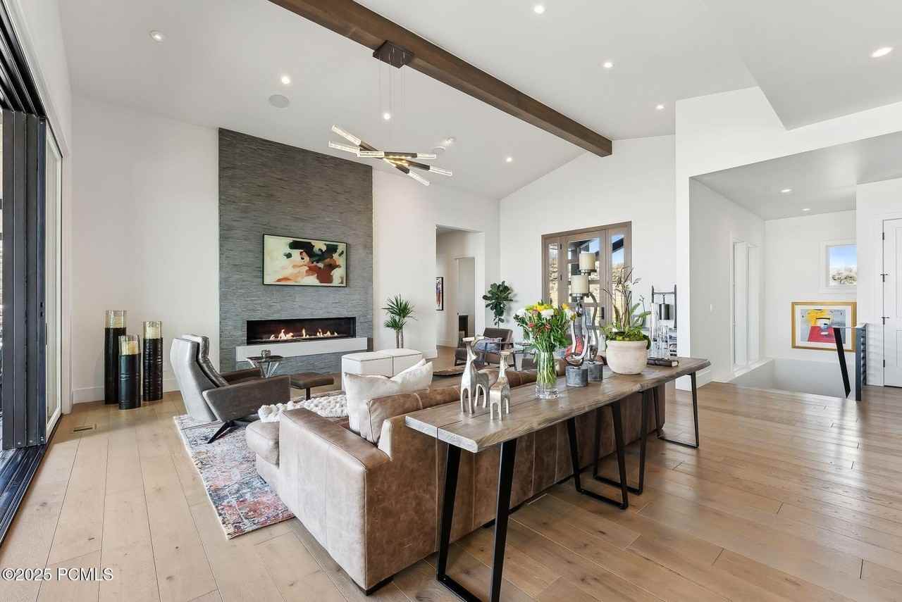 3450 E Ridgeway Dr - Photo 4 of 50