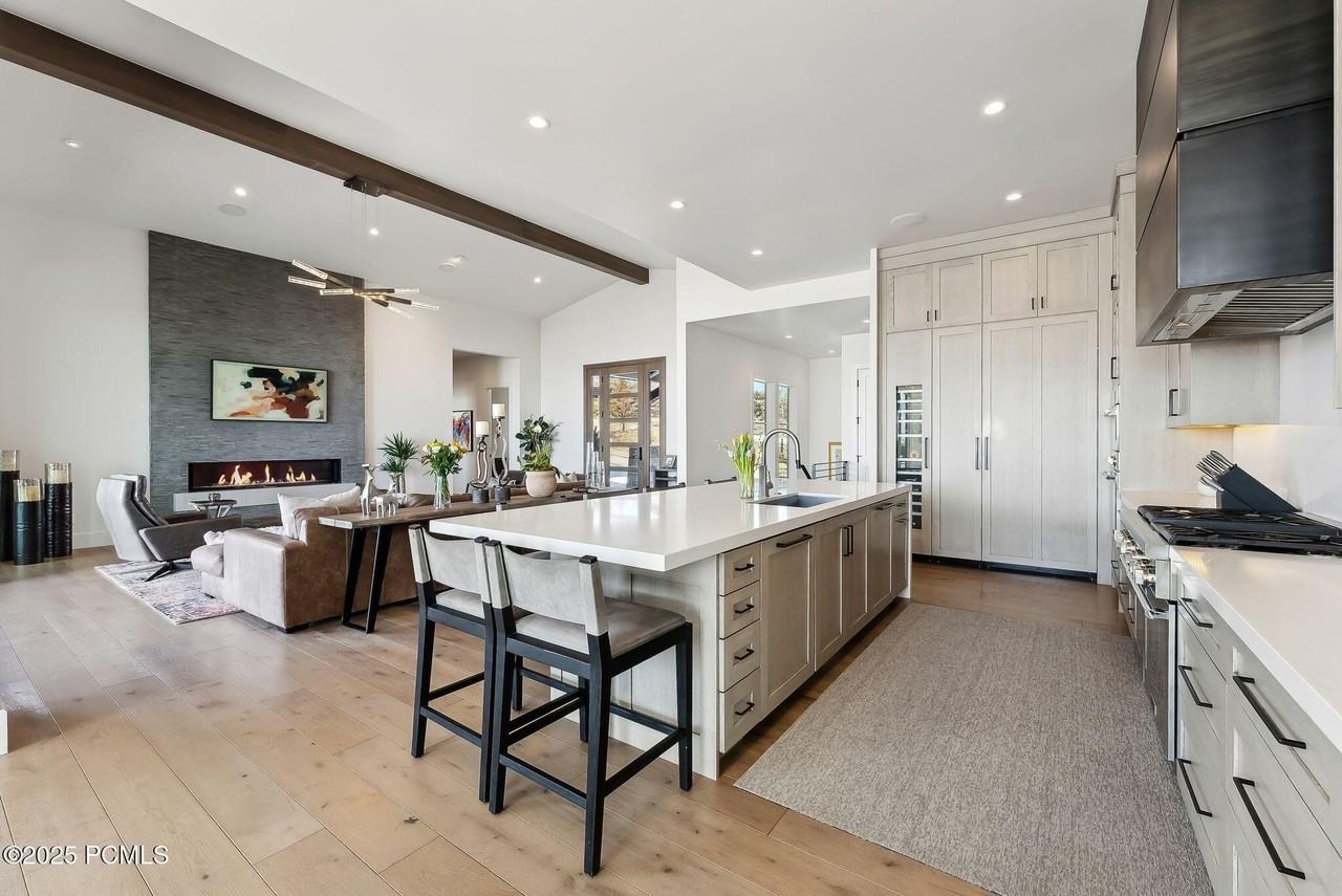 3450 E Ridgeway Dr - Photo 5 of 50