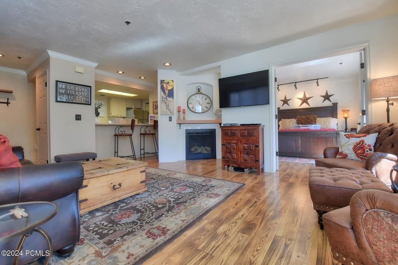 1402 Empire Avenue #2A - Photo 4 of 21