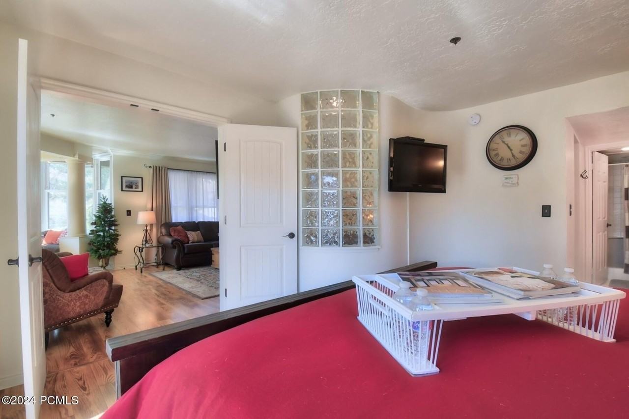 1402 Empire Avenue #2A - Photo 6 of 21