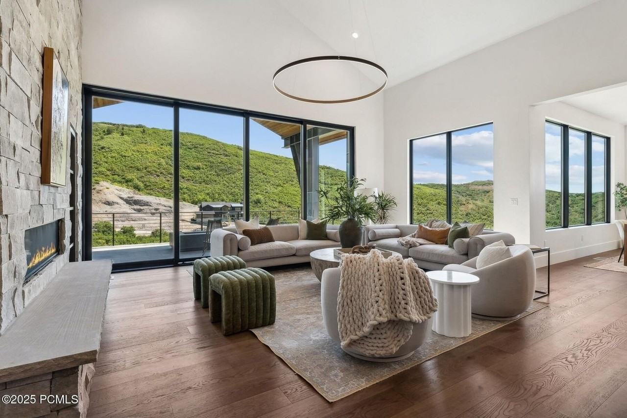 11554 N Soaring Hawk Ln - Photo 4 of 31