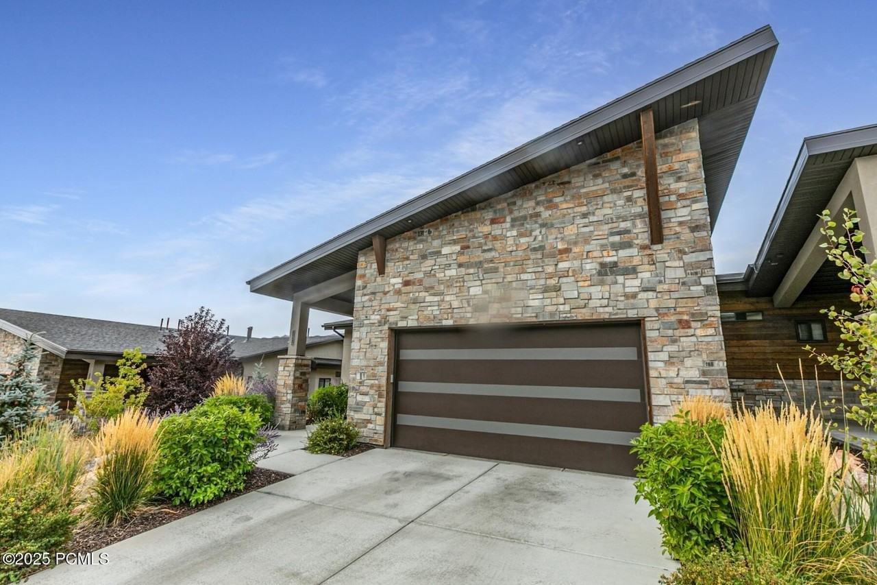 11539 N Vantage Ln - Photo 4 of 44