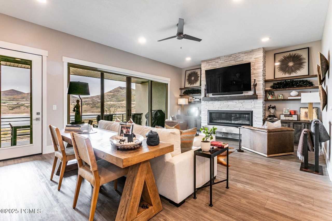 11539 N Vantage Ln - Photo 6 of 44