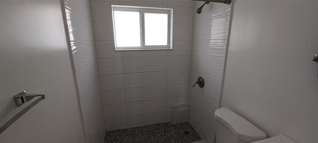 602 Se 2nd Ave - Photo 7 of 8