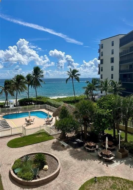 1169 Hillsboro Mile #411