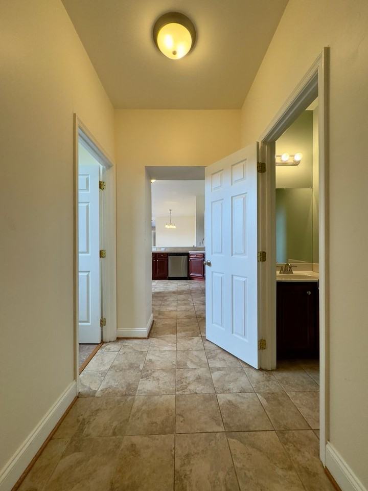 1001 N Washington St - Photo 2 of 28