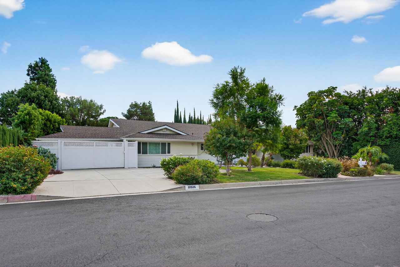 18926 San Jose St - Photo 4 of 50