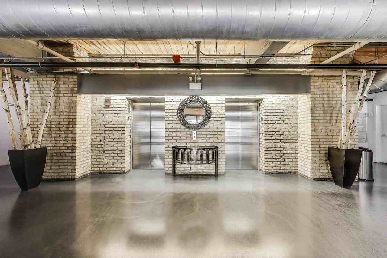 375 W Erie St - Photo 2 of 26