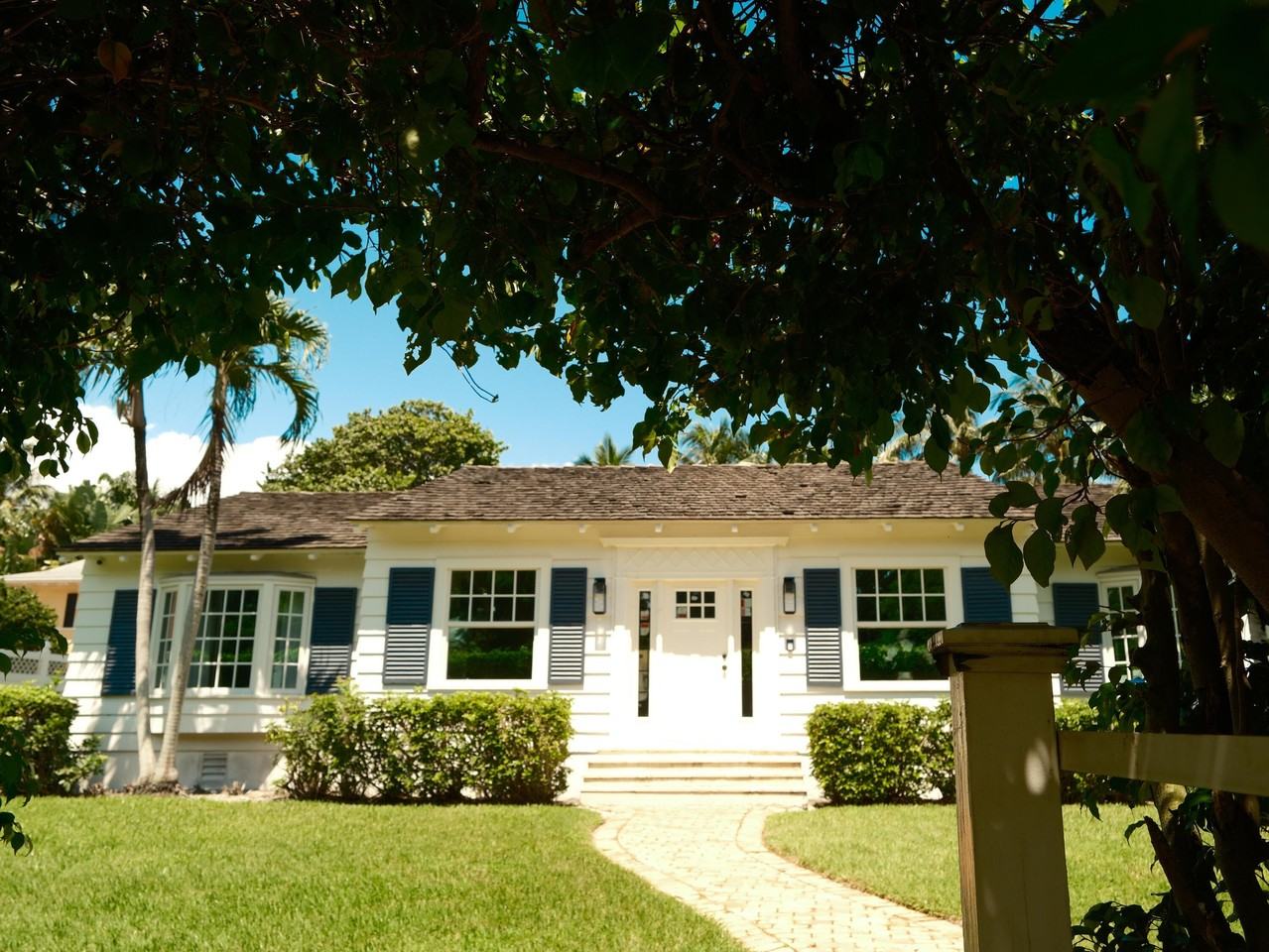 1017 Tamarind Rd - Photo 7 of 50