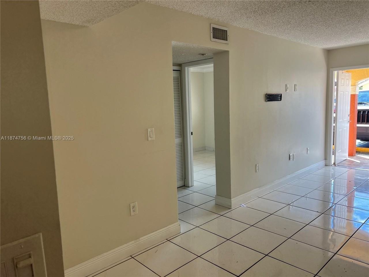 7411 W 22nd Ave - Photo 7 of 20