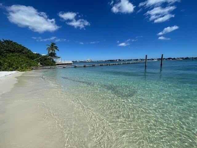 5820 North Flagler Drive - Photo 2 of 7