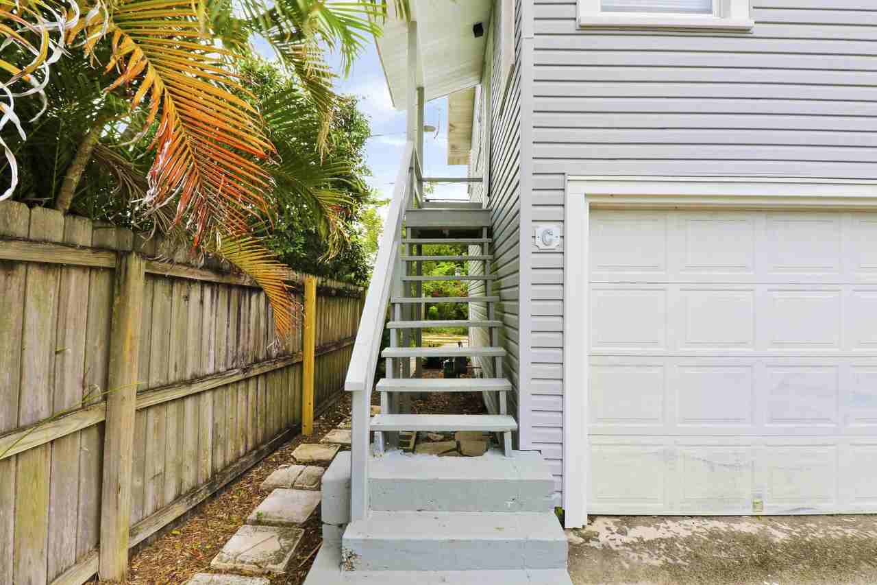 1118 N J St #C - Photo 3 of 13