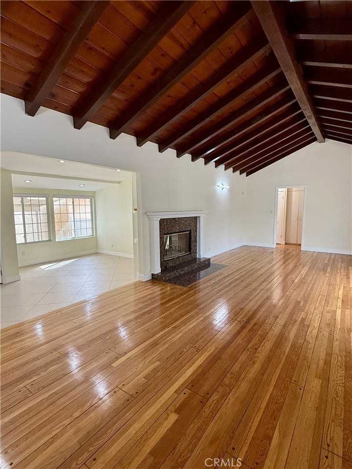 19730 Tuba St - Photo 5 of 38