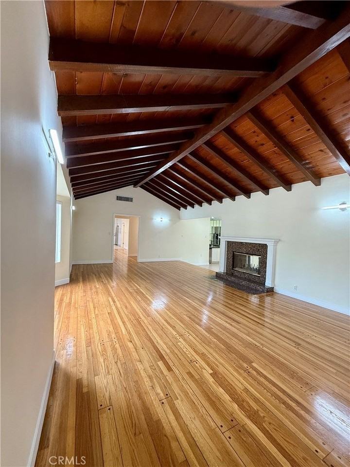 19730 Tuba St - Photo 6 of 38