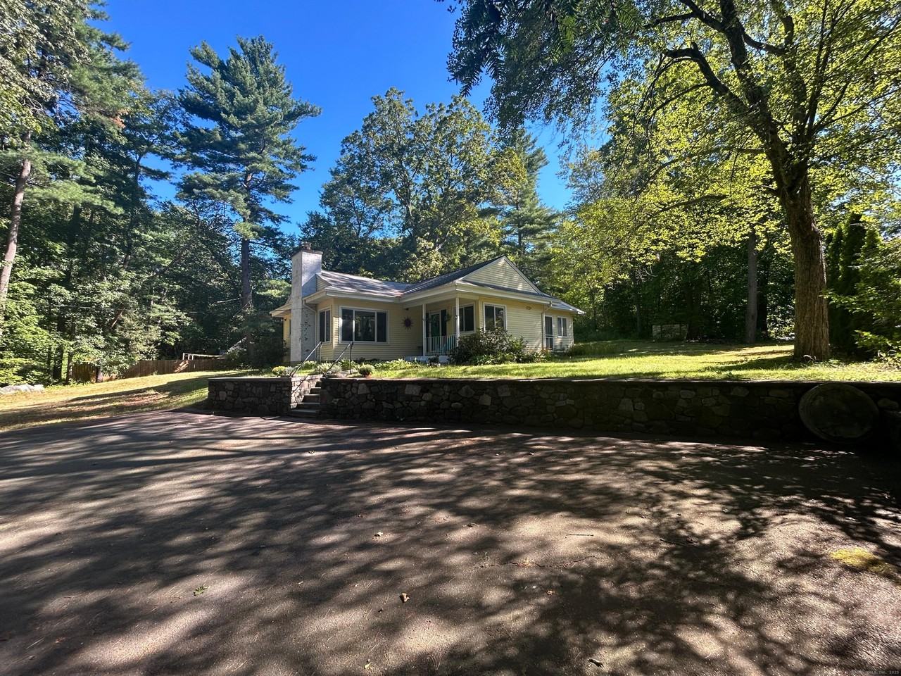 64 Secret Lake Rd - Photo 3 of 28