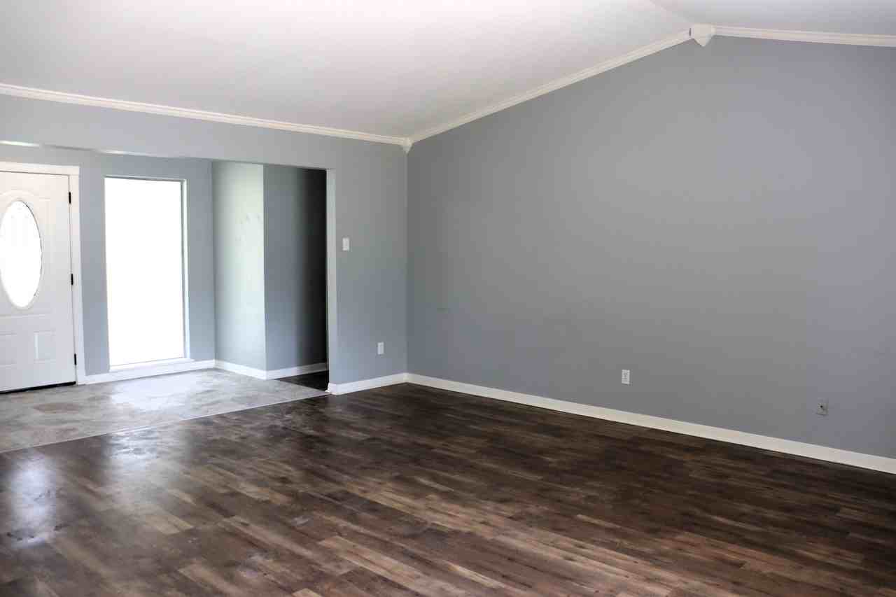 510 Deer Drive - Photo 3 of 17