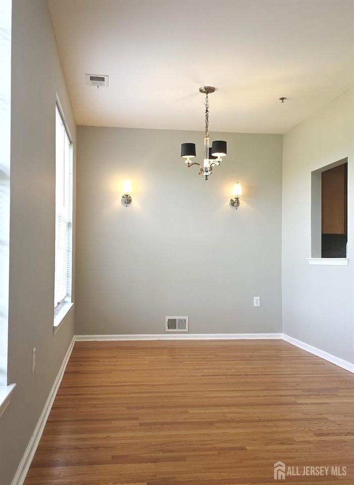 142 Conover Ter - Photo 2 of 16