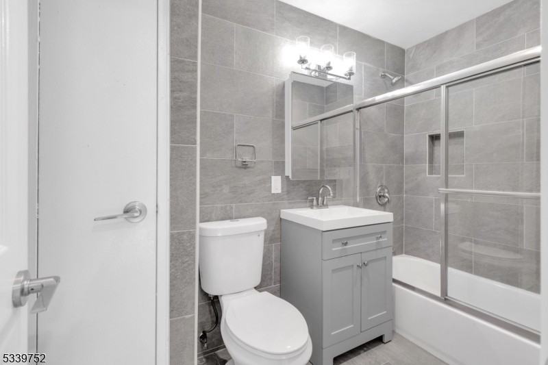 557 S Broad St Apt A5 - Photo 6 of 8