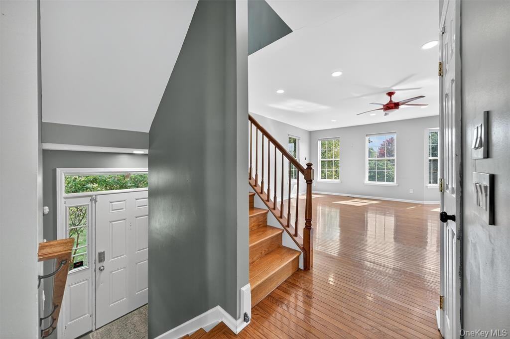 113 Barr Ln - Photo 3 of 34