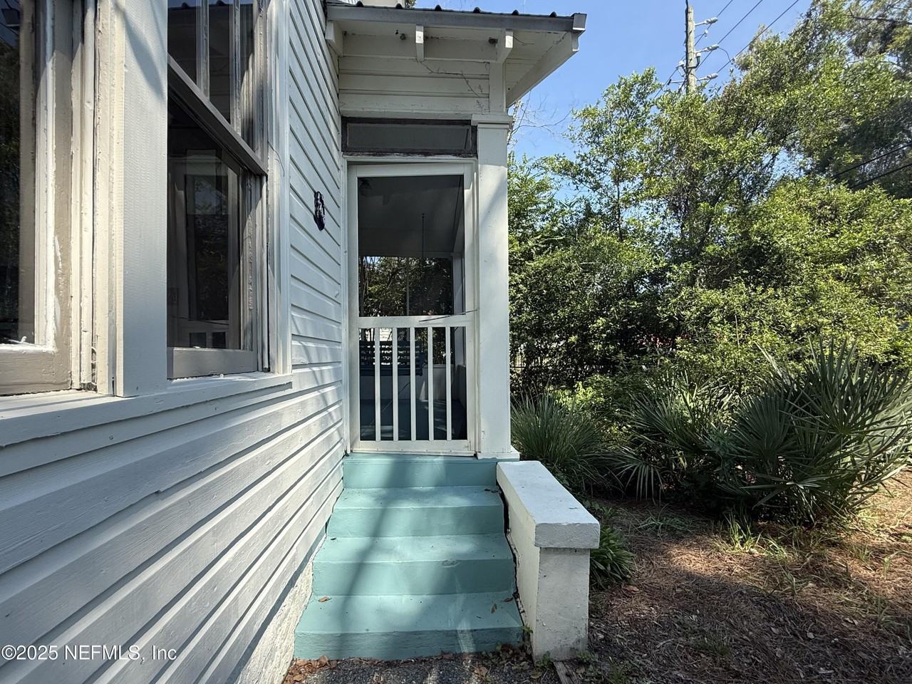 4713 Kingsbury St - Photo 7 of 50