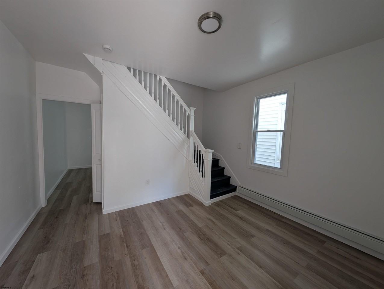 1109 Adriatic Ave - Photo 6 of 25