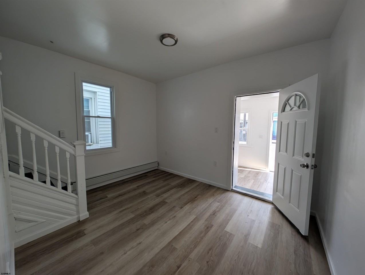 1109 Adriatic Ave - Photo 7 of 25