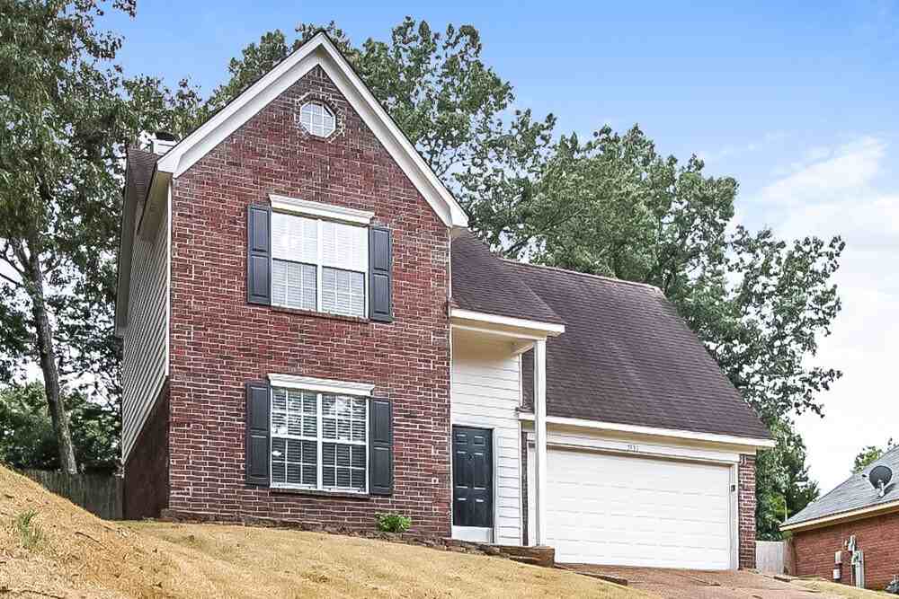 5731 Riverhead Ave - Photo 4 of 17