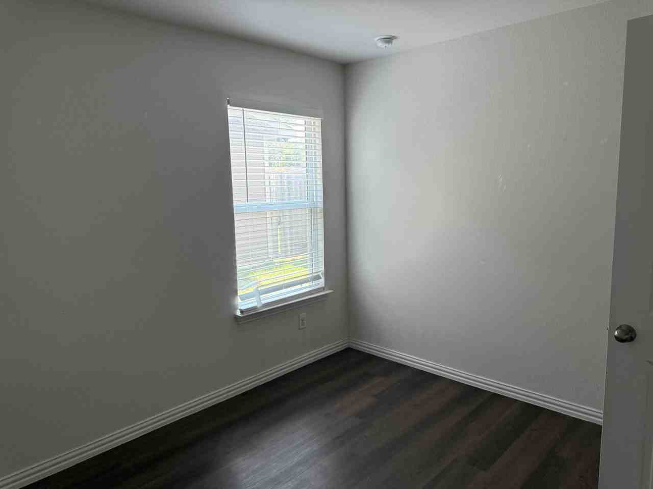 404 E Munson St - Photo 6 of 6