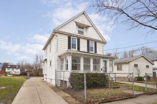 880 Chalker St - Photo 1 of 1