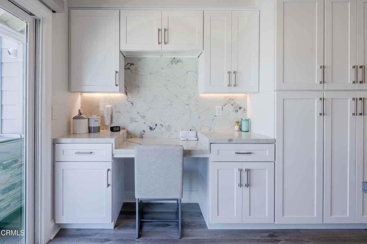 4511 Gateshead Bay - Photo 4 of 36