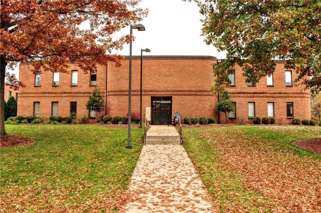 2550 Boyce Plaza Rd - Photo 2 of 21