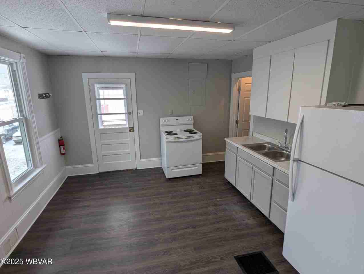 1612 Memorial Avenue #2ndFL - Photo 7 of 17