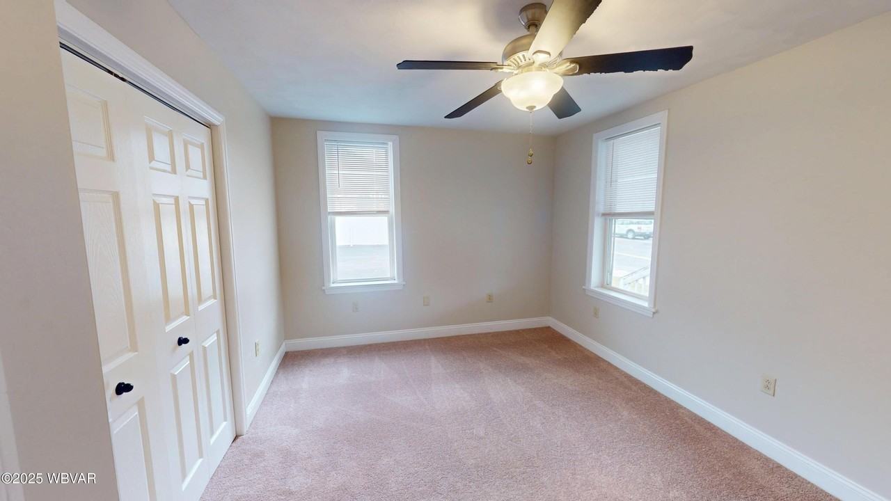 221 Valley Street - Photo 4 of 7