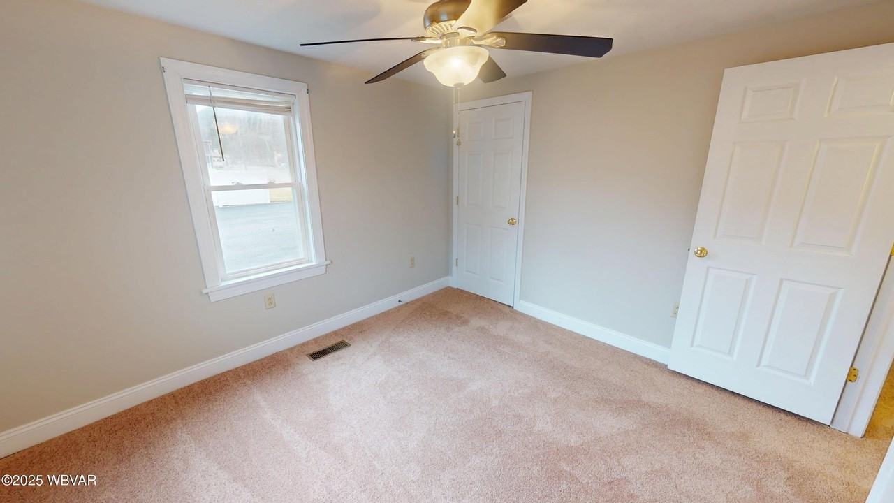 221 Valley Street - Photo 5 of 7