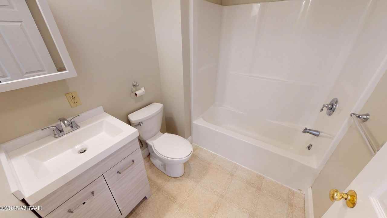 221 Valley Street - Photo 7 of 7