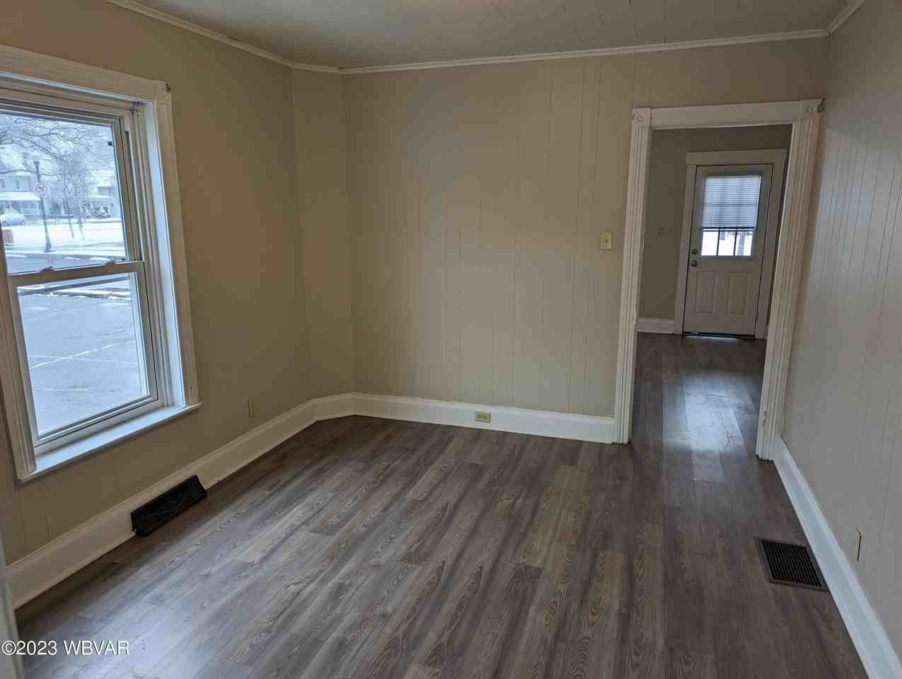 527 8th Avenue - Photo 4 of 12