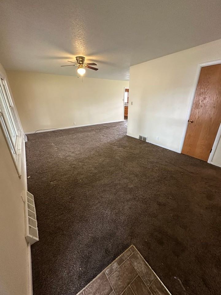 1204 Bradley Rd - Photo 2 of 14