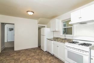 250 Irving Ave N - Photo 1 of 1