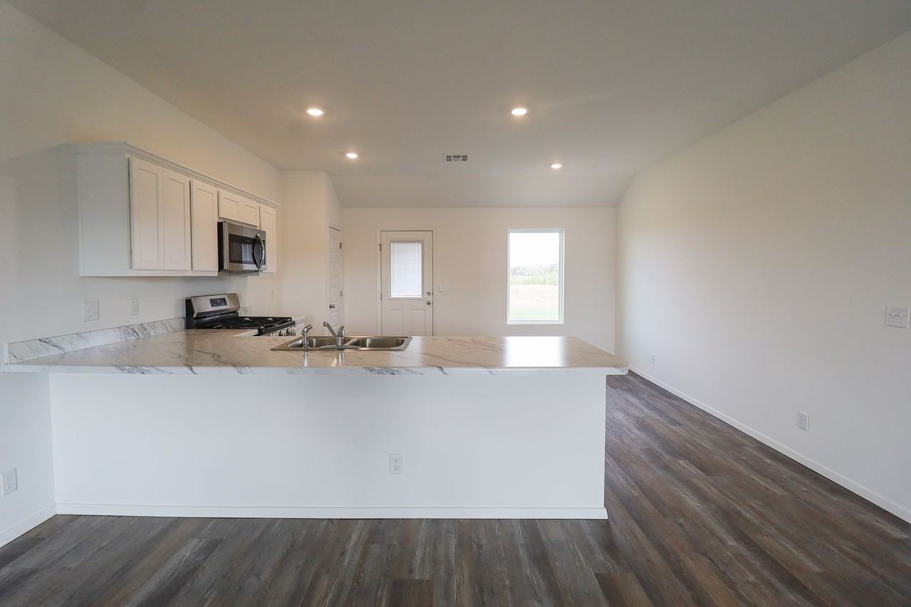 16425 S 87th East Ave - Photo 7 of 31