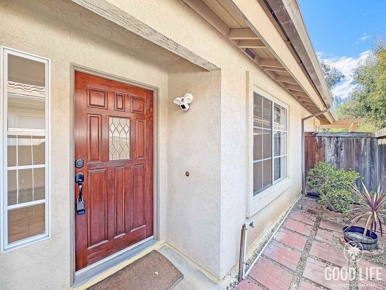 2179 Pleasantwood Ln - Photo 2 of 23