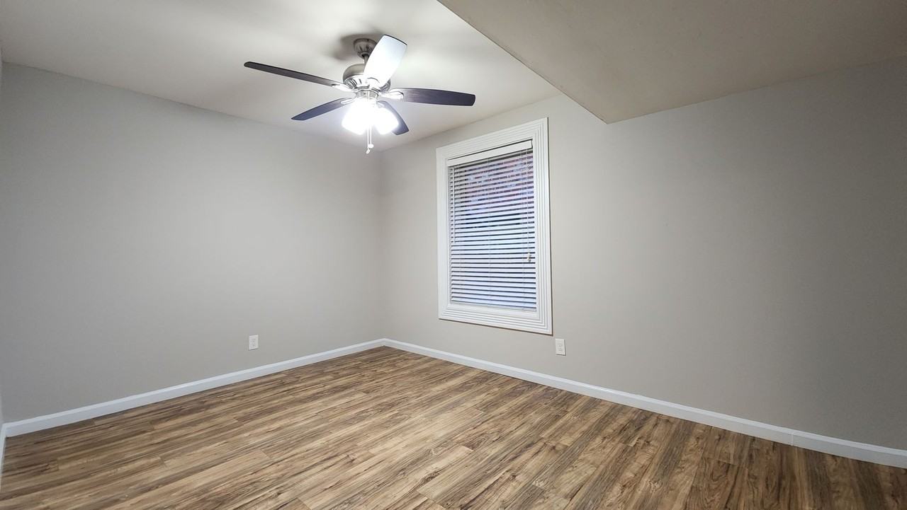 Anic Crossings - Photo 5 of 13