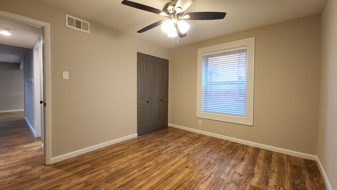 Anic Crossings - Photo 6 of 13