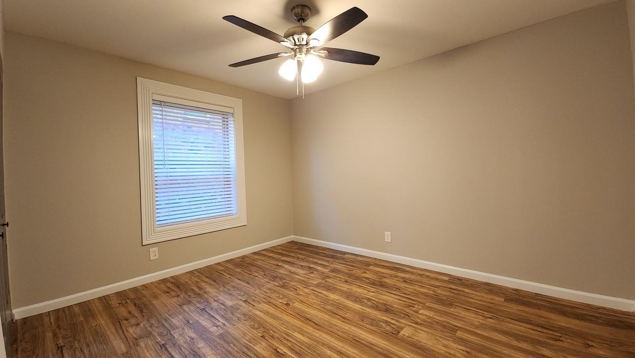 Anic Crossings - Photo 7 of 13