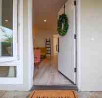 featured image of 947 Mariposa Ln