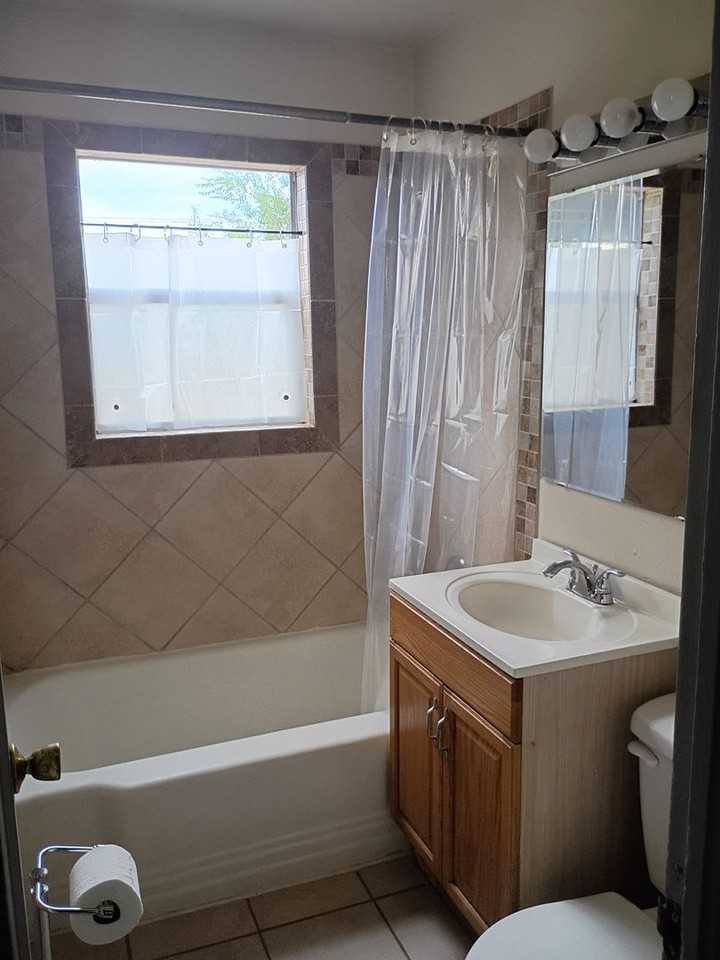 311 W Peach St - Photo 7 of 15