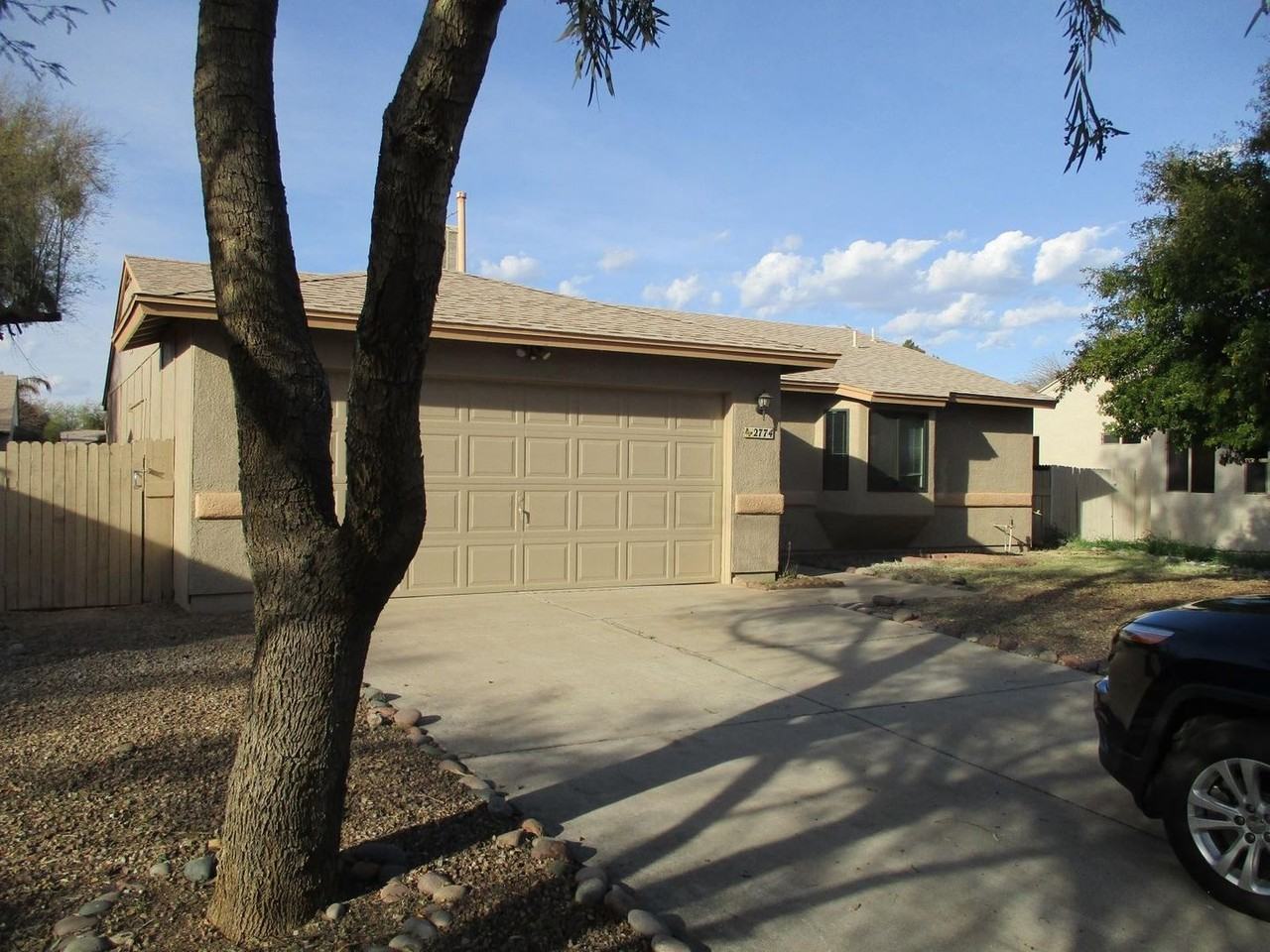 2774 W Firebrook Rd - Photo 2 of 18