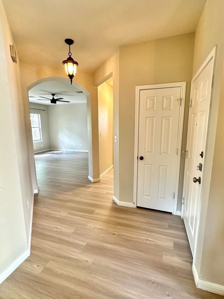 3450 Shiraz Loop - Photo 5 of 39