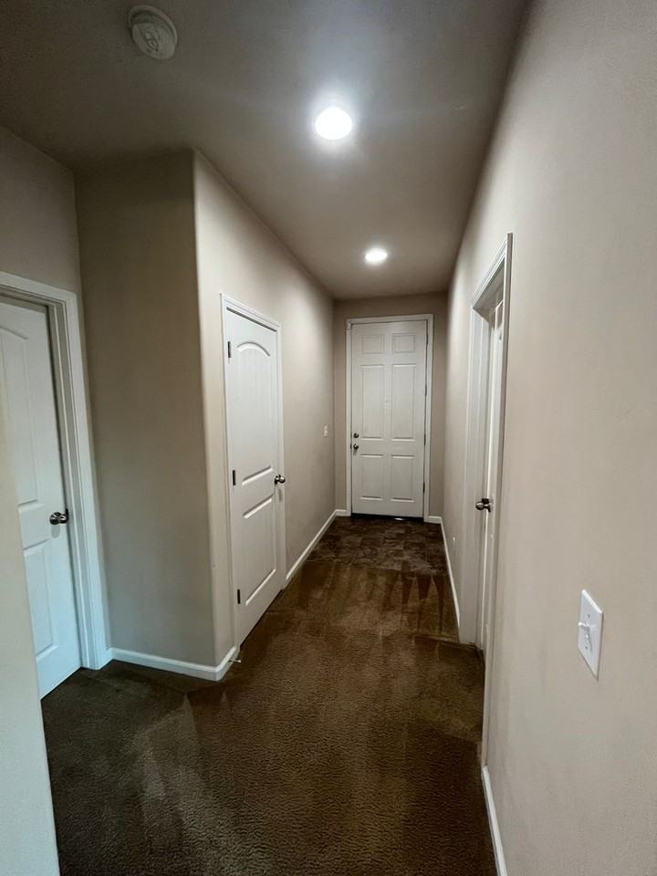 1884 W Roby Ave - Photo 3 of 25