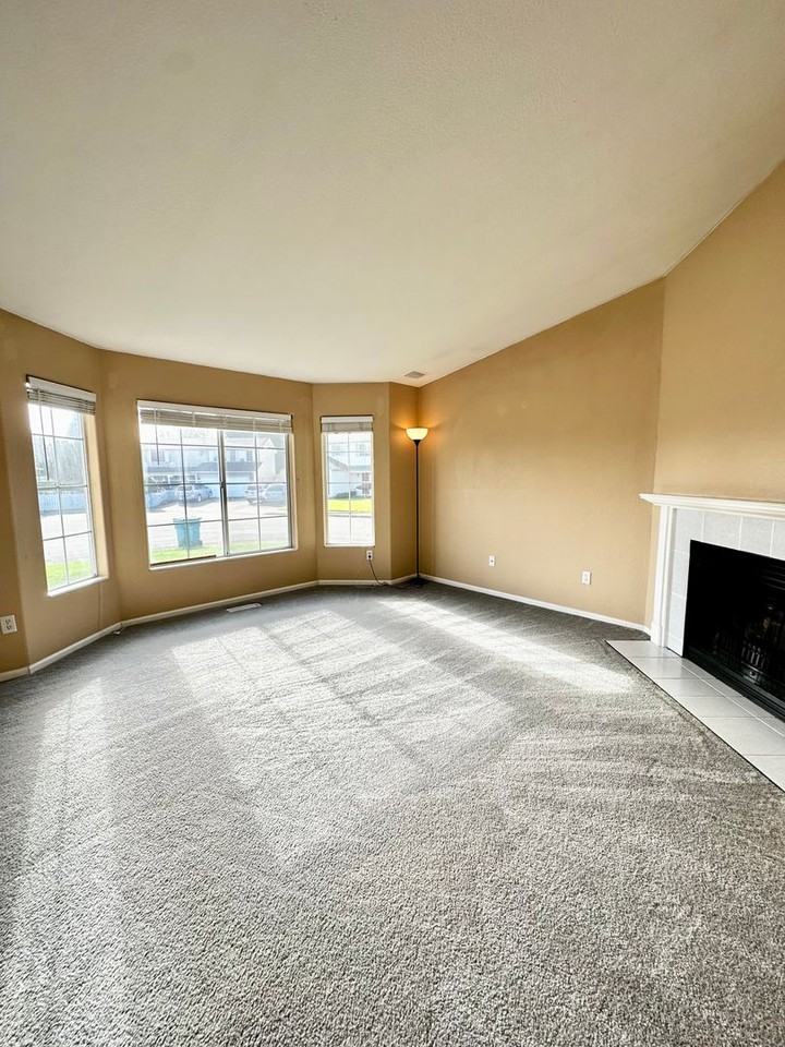 7107 Ne 148th Ct - Photo 3 of 21