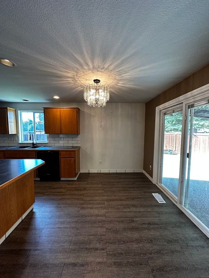 7107 Ne 148th Ct - Photo 5 of 21